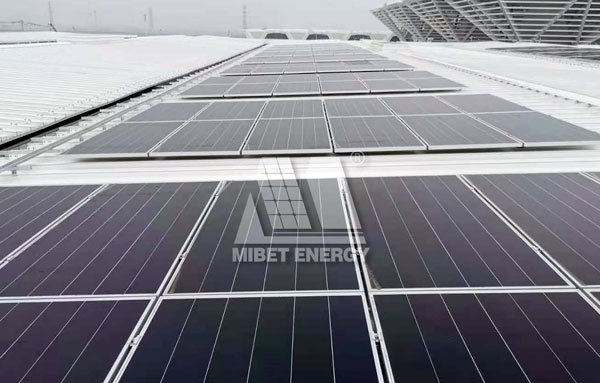 彩鋼瓦屋頂光伏電站的安裝與運(yùn)維要考慮什么？